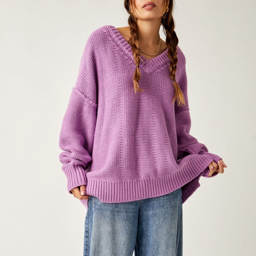 NWOT Alli V-Neck sweater by Free People in size XS
